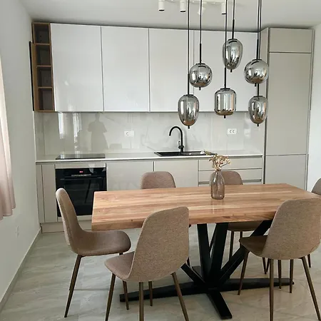 Calming Elegance In Apartman